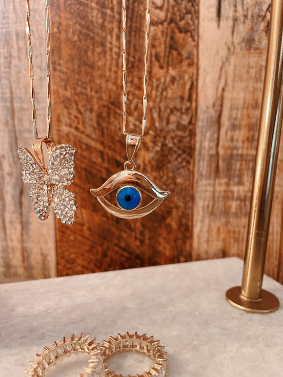 Blue eye necklace